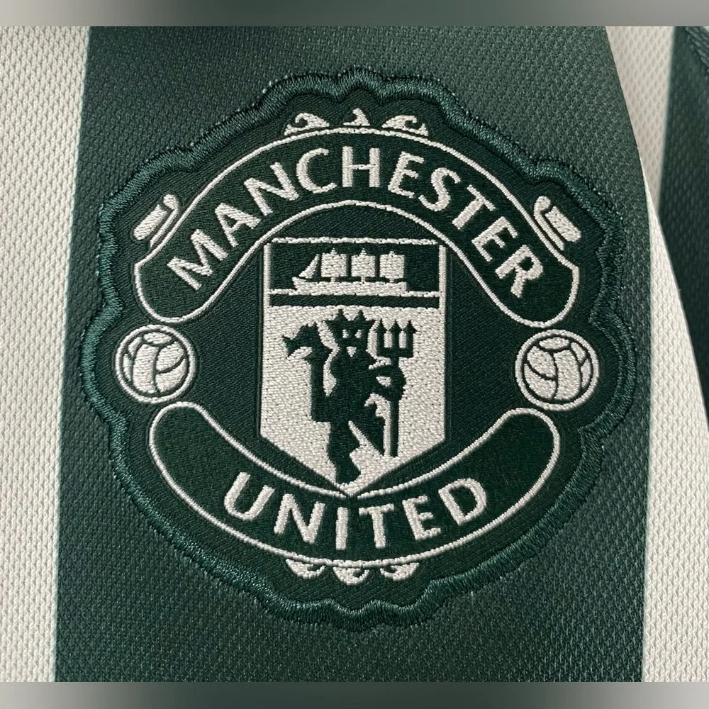 New Adidas Melvine Malard Manchester United Soccer Jersey Mens XL Slim Fit